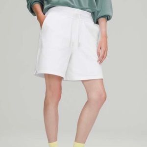 Lululemon All Yours HR Short 7” sz 4 white